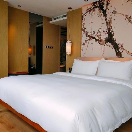 Howard Johnson Riverview Hotel Гуанчжоу Екстер'єр фото